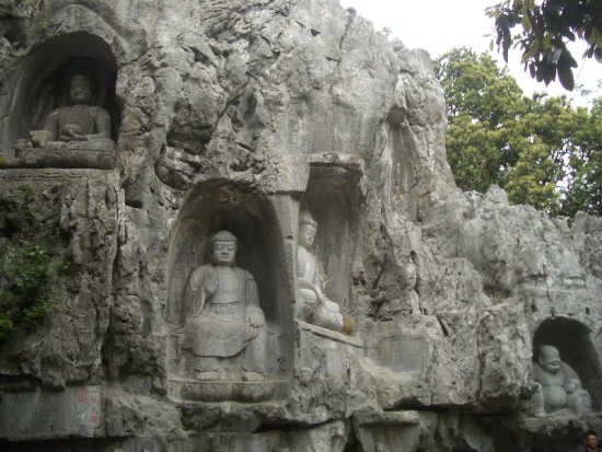 Buddhas at Lingyin Si