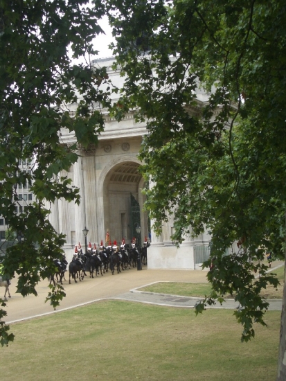 Horse Parade through Wellington Arch